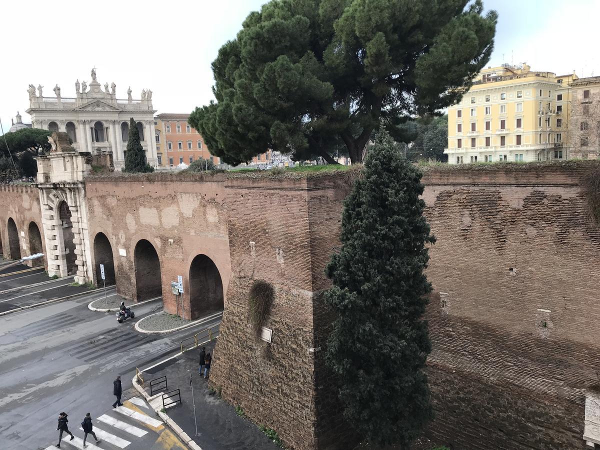 Serventi Longhi Pensión Roma