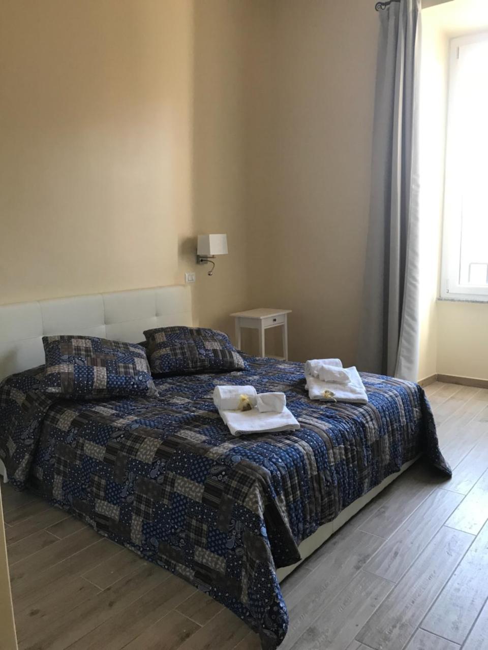 Serventi Longhi Pensión 2*
