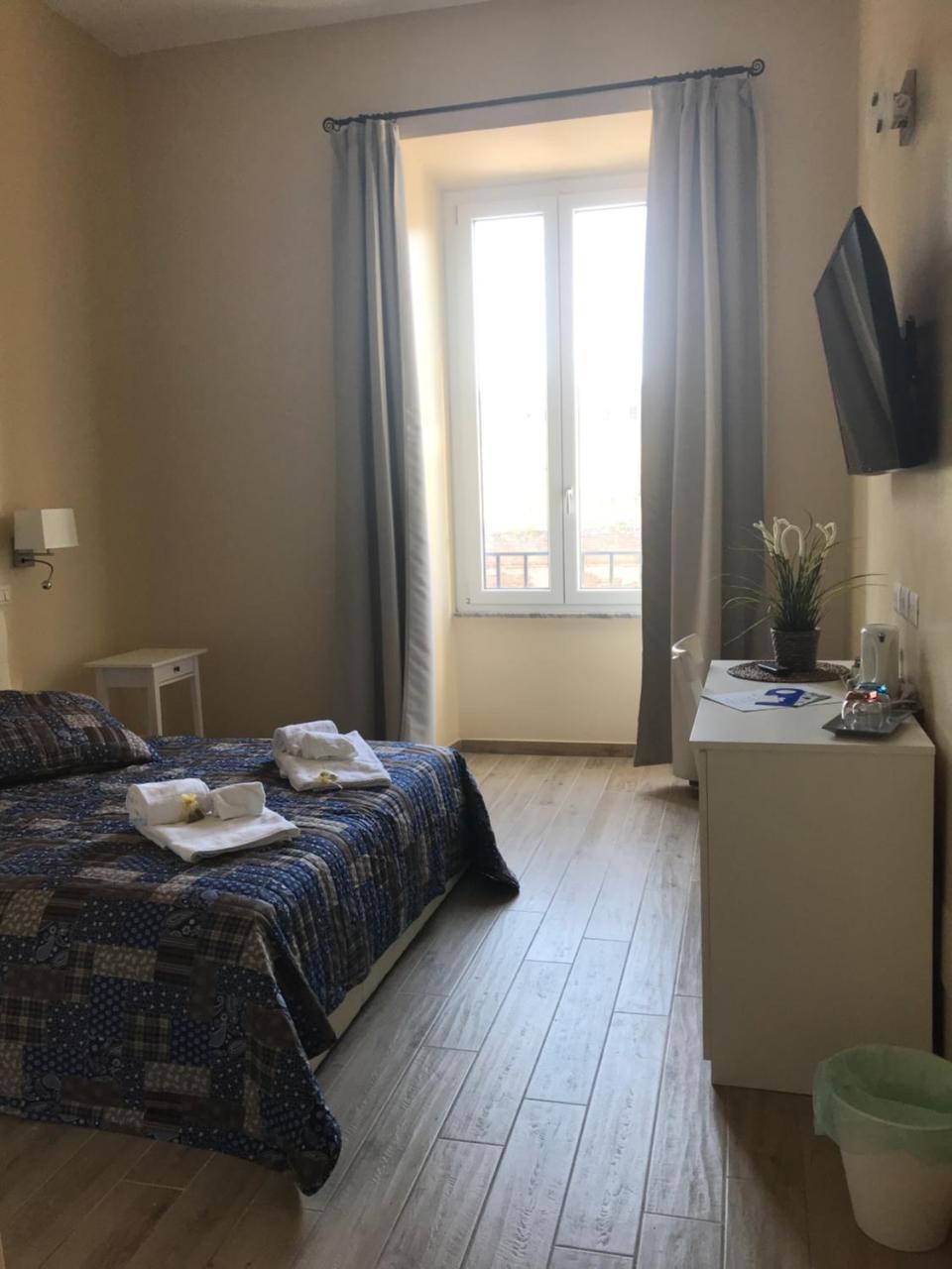 Serventi Longhi Pensión 2*